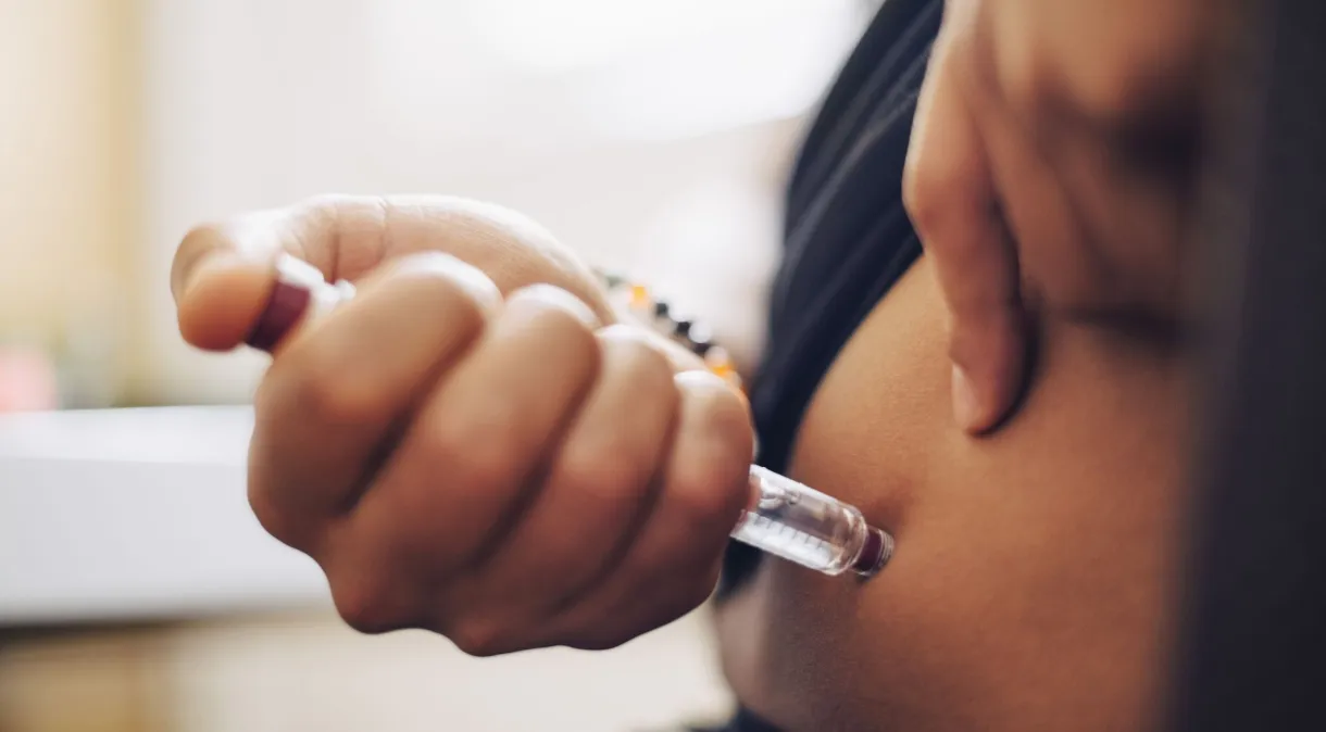 Tanto o Mounjaro, quanto o Ozempic, são eficazes e aprovados para o tratamento do diabetes tipo 2 Maskot/GettyImages